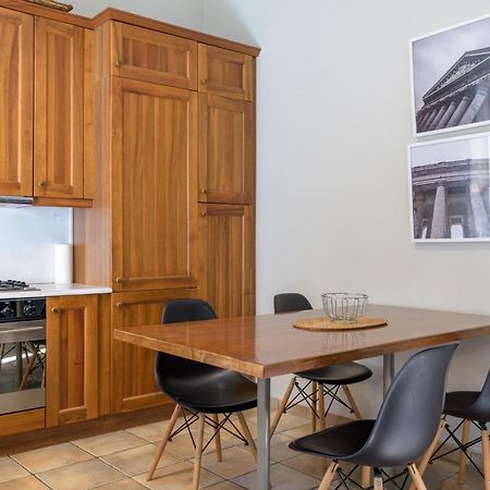 Вилла A Beautiful 2 Bdr House In The Heart Of Plaka Афины Экстерьер фото