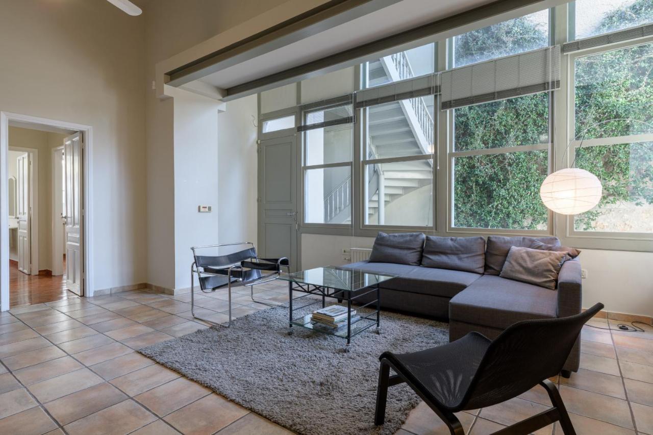 Вилла A Beautiful 2 Bdr House In The Heart Of Plaka Афины Экстерьер фото