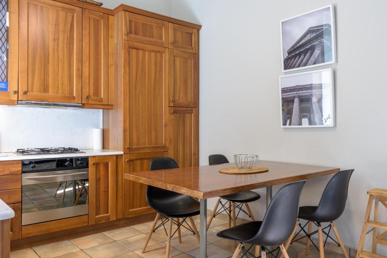 Вилла A Beautiful 2 Bdr House In The Heart Of Plaka Афины Экстерьер фото