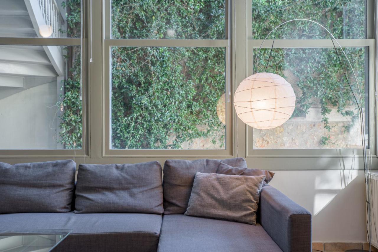 Вилла A Beautiful 2 Bdr House In The Heart Of Plaka Афины Экстерьер фото